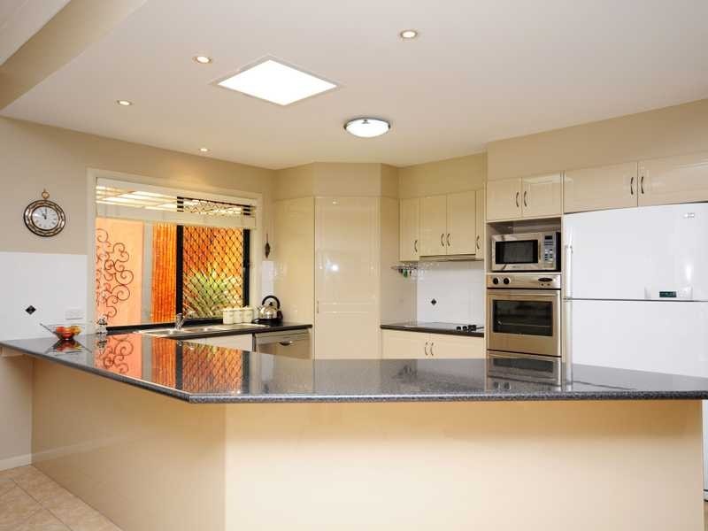 22 Ranier Crescent, Varsity Lakes QLD 4227