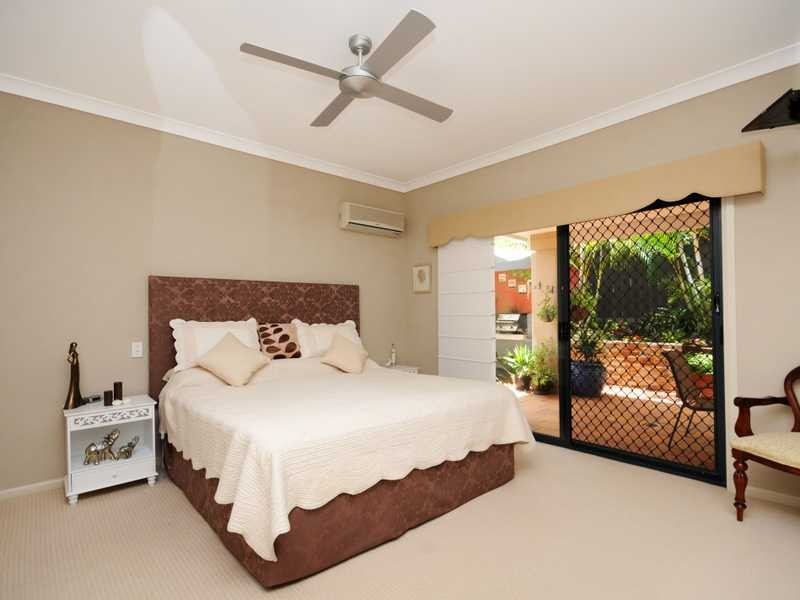 22 Ranier Crescent, Varsity Lakes QLD 4227