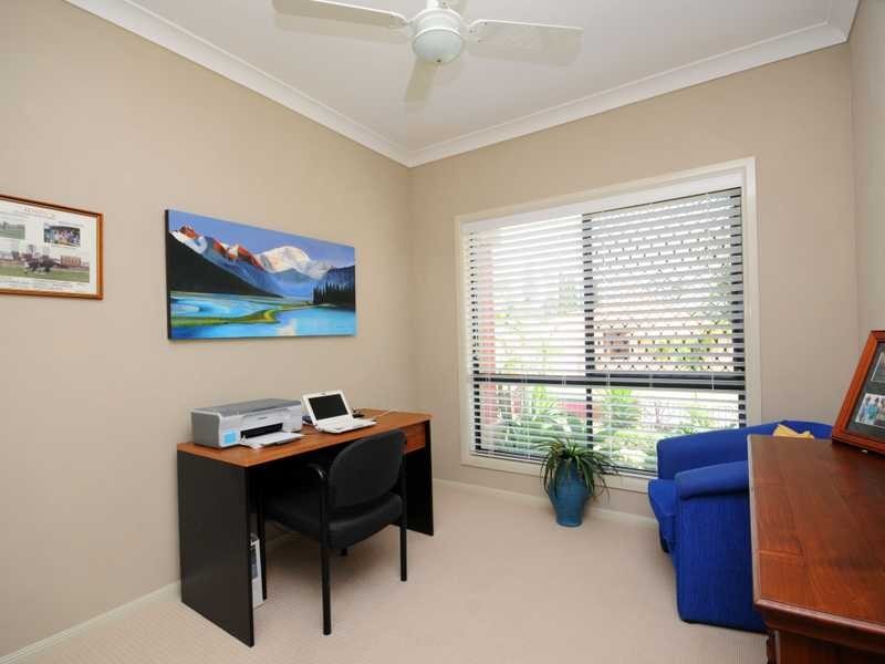 22 Ranier Crescent, Varsity Lakes QLD 4227