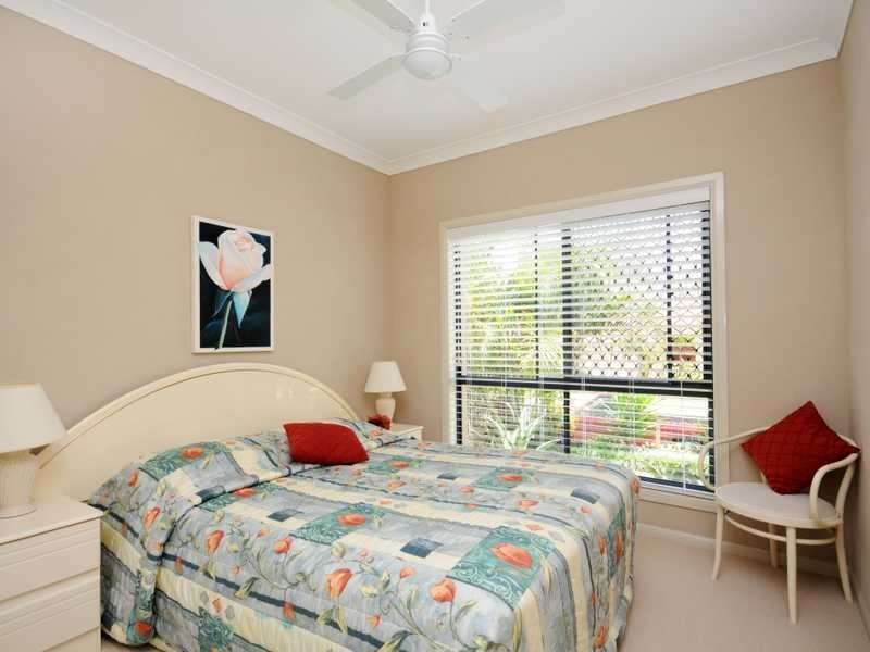 22 Ranier Crescent, Varsity Lakes QLD 4227