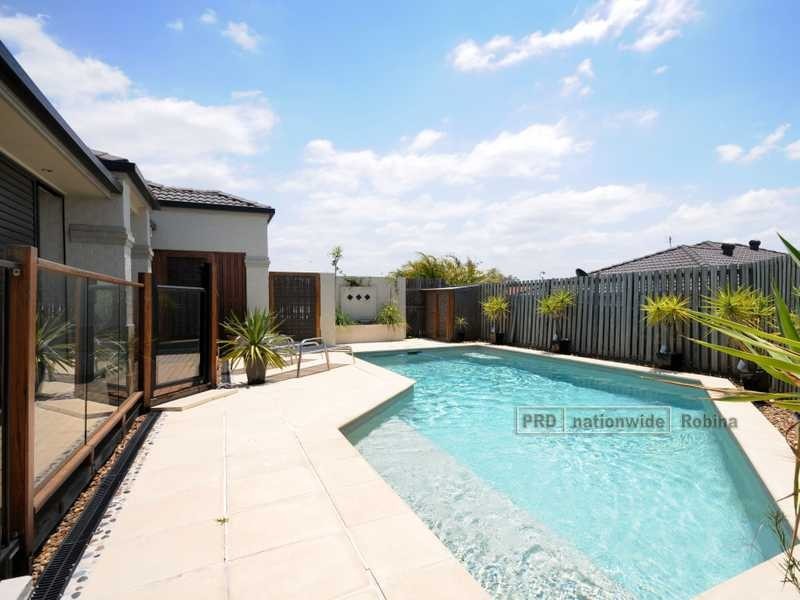 4 Zoe Close, Merrimac QLD 4226