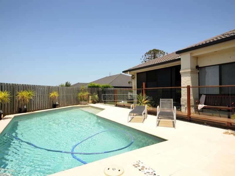 4 Zoe Close, Merrimac QLD 4226