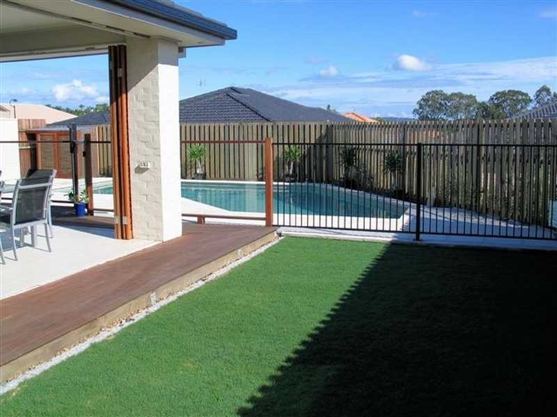 4 Zoe Close, Merrimac QLD 4226