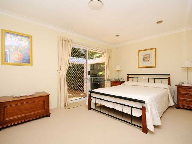 22 Firestone Court, Robina QLD 4226