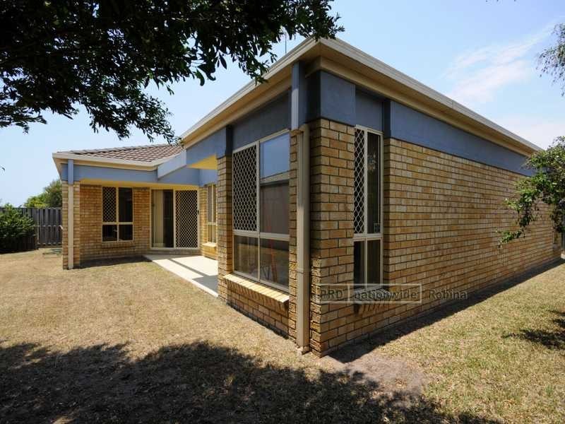 19 Dartmouth Court, Varsity Lakes QLD 4227