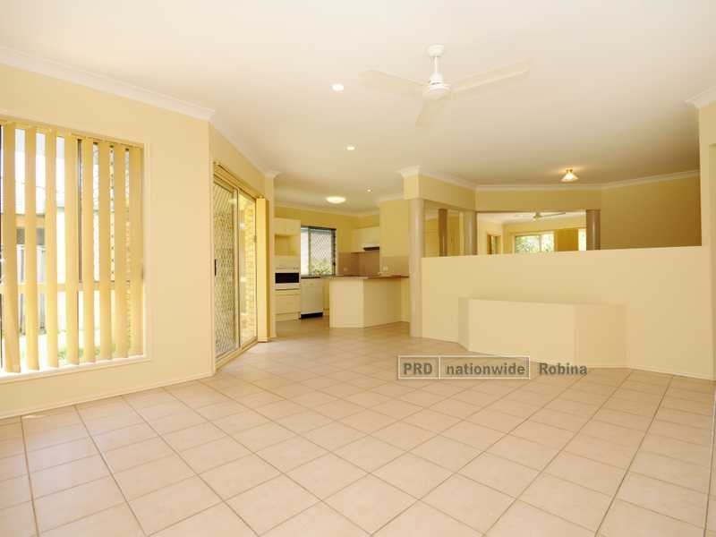 19 Dartmouth Court, Varsity Lakes QLD 4227