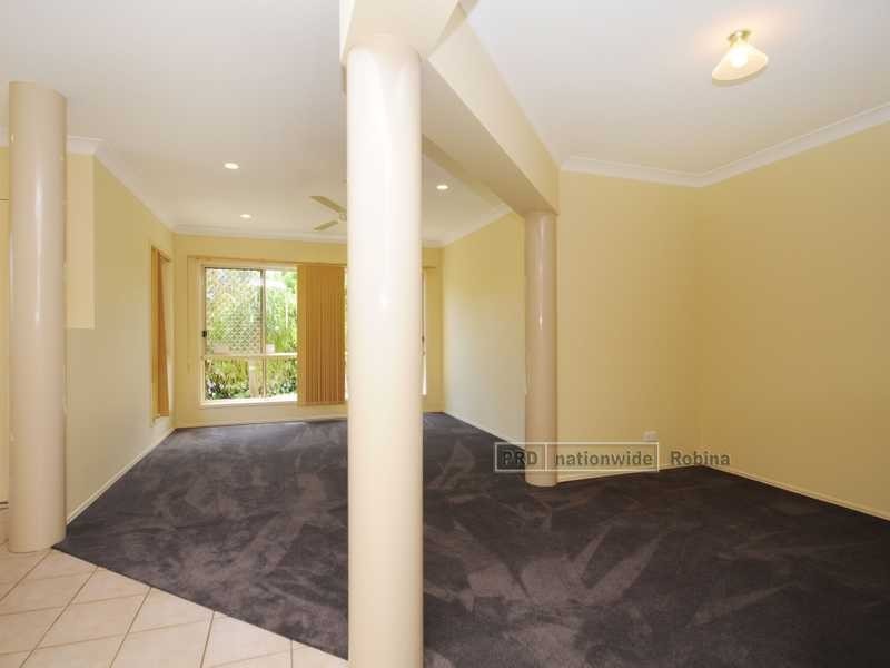 19 Dartmouth Court, Varsity Lakes QLD 4227