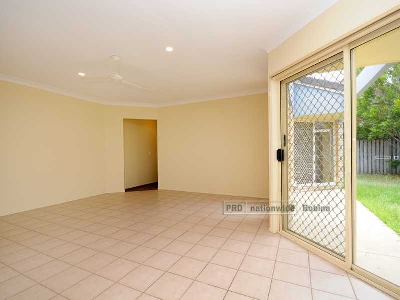 19 Dartmouth Court, Varsity Lakes QLD 4227