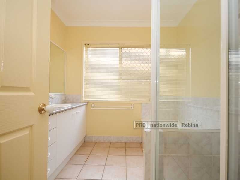 19 Dartmouth Court, Varsity Lakes QLD 4227