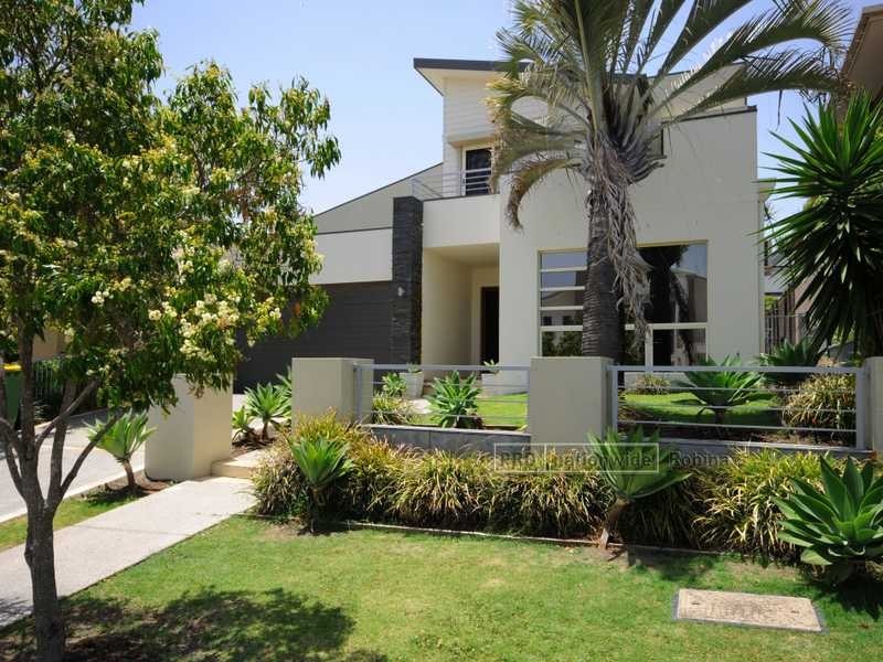 7 St Paul Crescent, Varsity Lakes QLD 4227