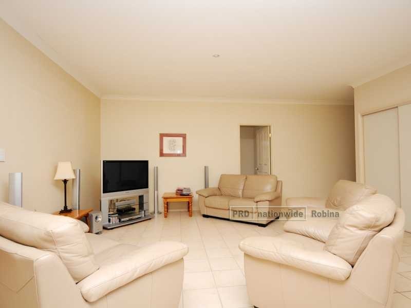 10 Mckinley Court, Varsity Lakes QLD 4227