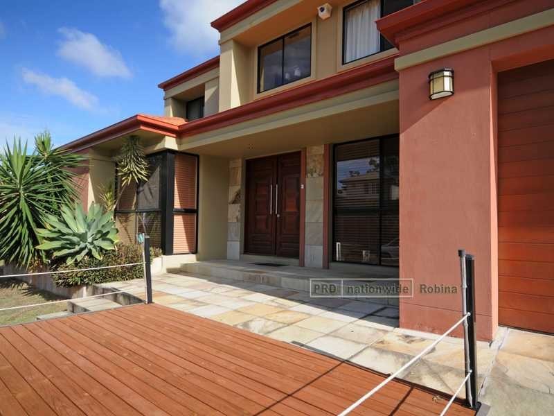 12 Royal Links Drive, Robina QLD 4226
