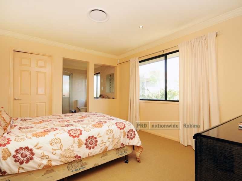 12 Royal Links Drive, Robina QLD 4226