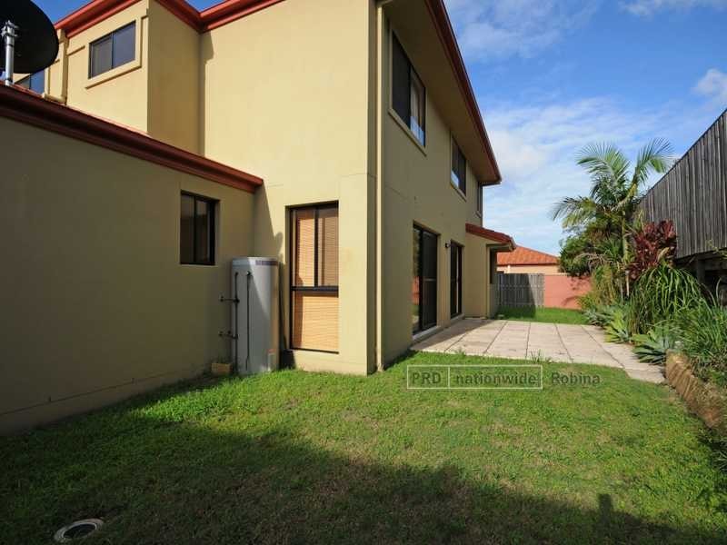 12 Royal Links Drive, Robina QLD 4226