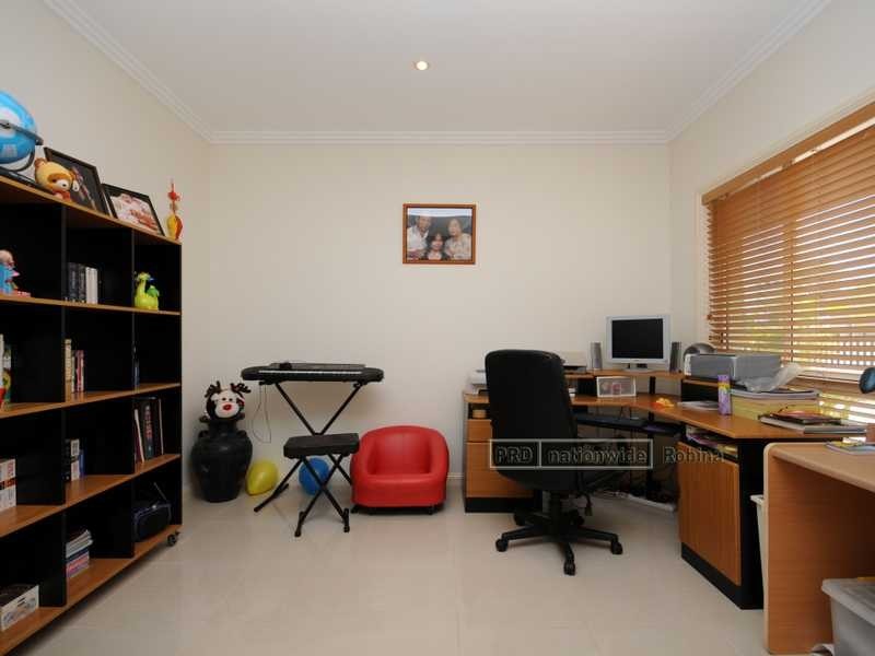 8 Cezaire Avenue, Varsity Lakes QLD 4227