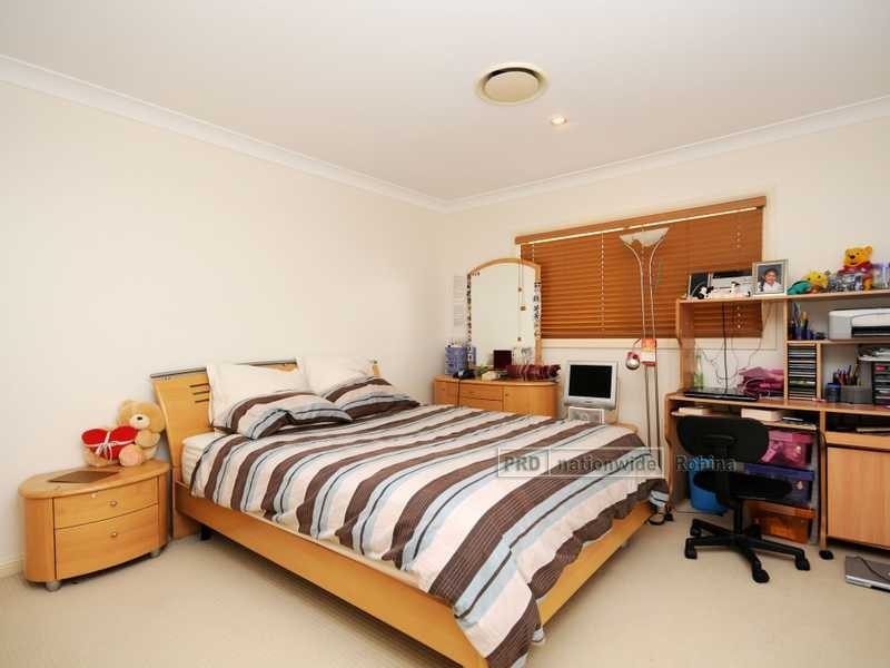 8 Cezaire Avenue, Varsity Lakes QLD 4227