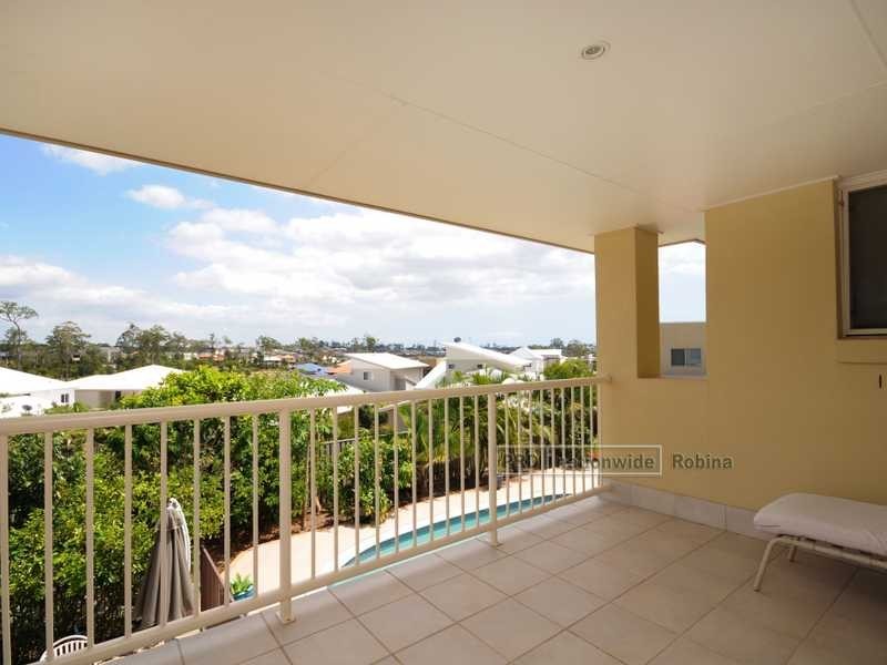 8 Cezaire Avenue, Varsity Lakes QLD 4227