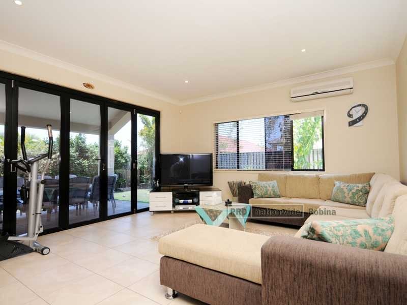 14 Gerona Circuit, Varsity Lakes QLD 4227