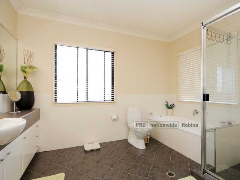 14 Gerona Circuit, Varsity Lakes QLD 4227