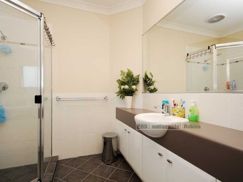 14 Gerona Circuit, Varsity Lakes QLD 4227