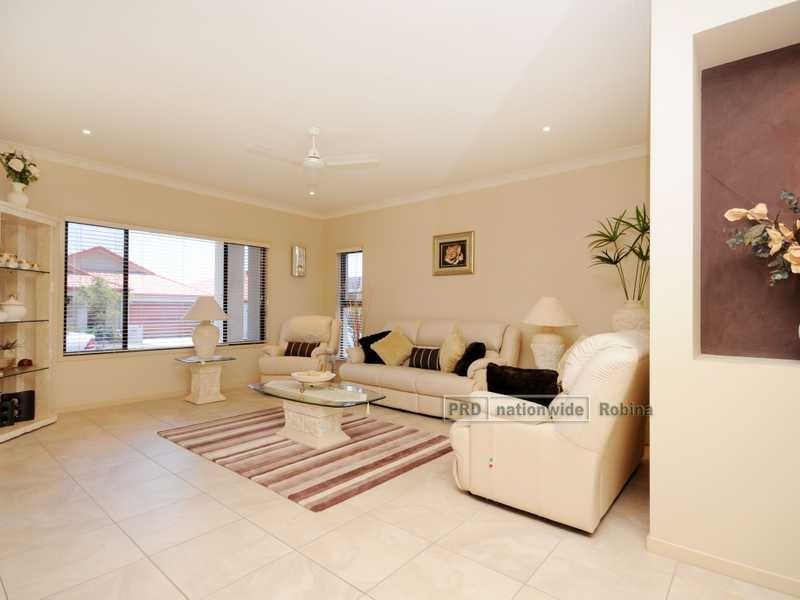 14 Gerona Circuit, Varsity Lakes QLD 4227