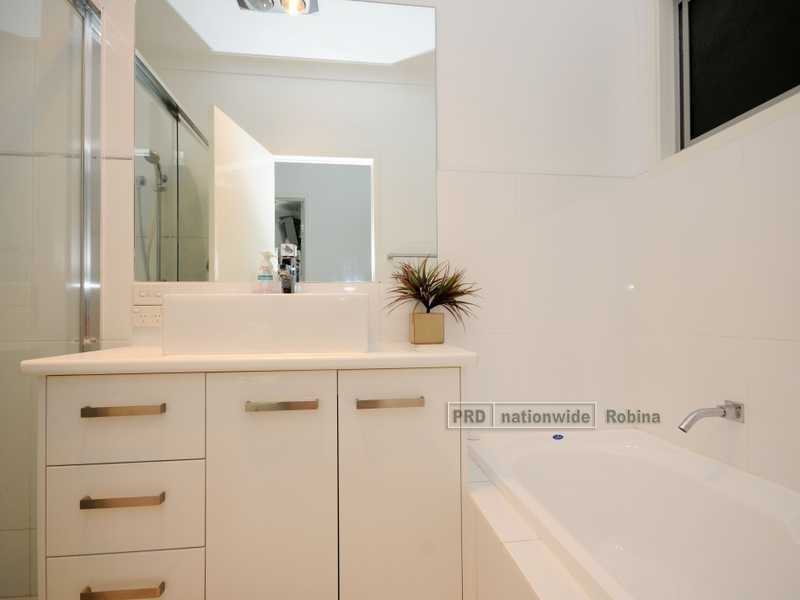 38 Castello Circuit, Varsity Lakes QLD 4227