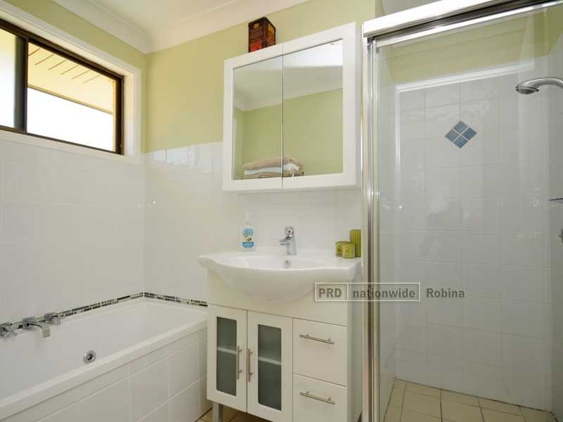 4 Barrine Drive, Worongary QLD 4213