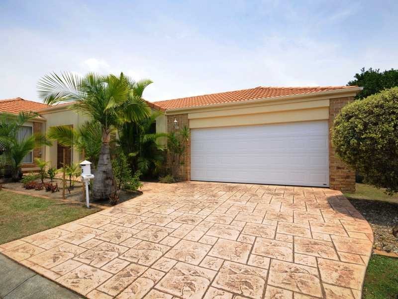 6 Hillsborough Close, Robina QLD 4226