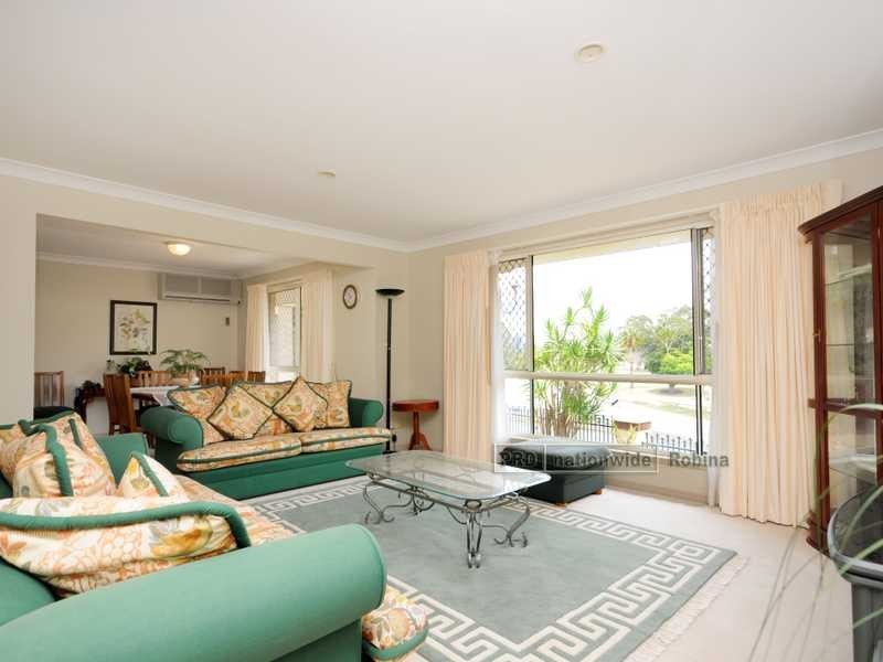 6 Hillsborough Close, Robina QLD 4226