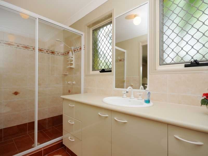 6 Hillsborough Close, Robina QLD 4226