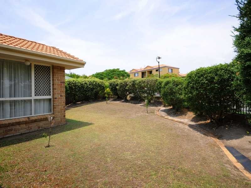 6 Hillsborough Close, Robina QLD 4226