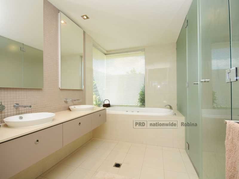 738 Peninsula Drive, Robina QLD 4226