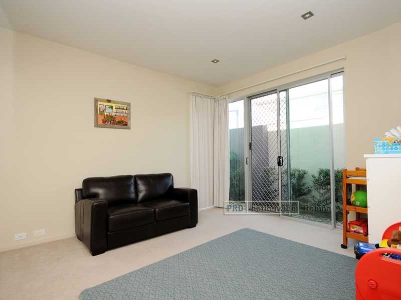 738 Peninsula Drive, Robina QLD 4226