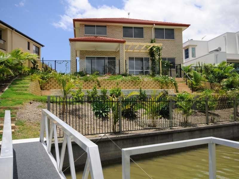 17 Valetta Crescent, Varsity Lakes QLD 4227