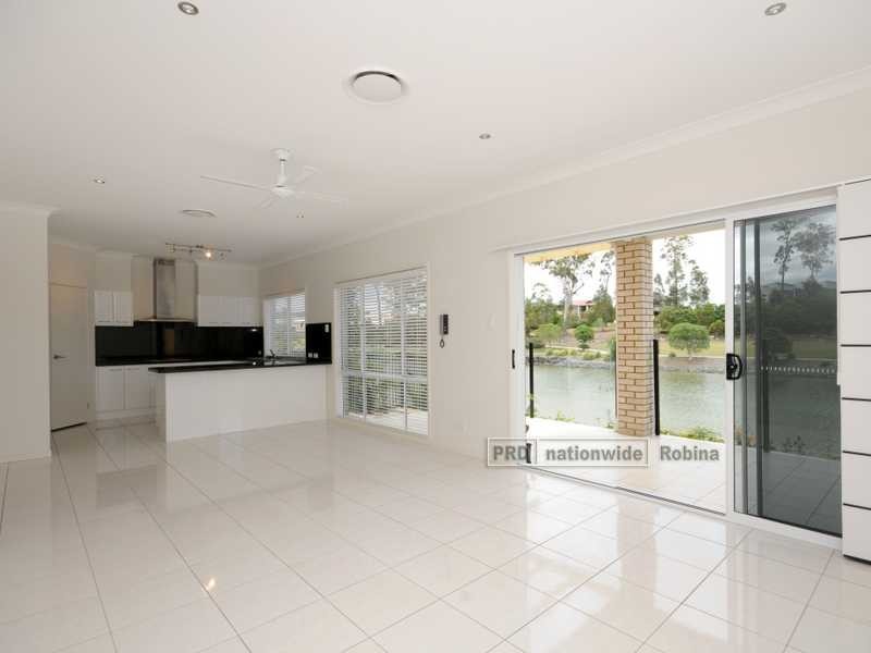 17 Valetta Crescent, Varsity Lakes QLD 4227