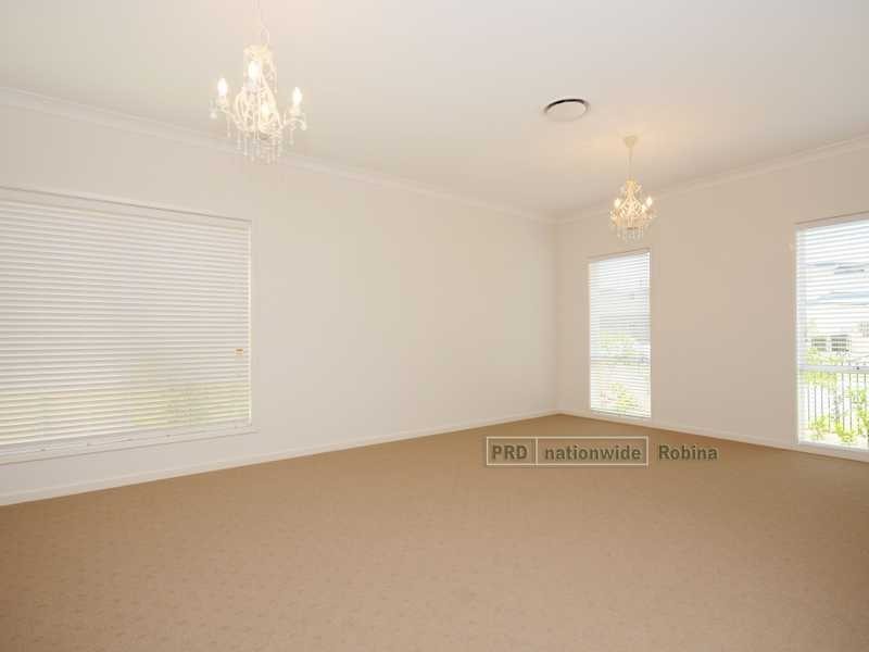 17 Valetta Crescent, Varsity Lakes QLD 4227