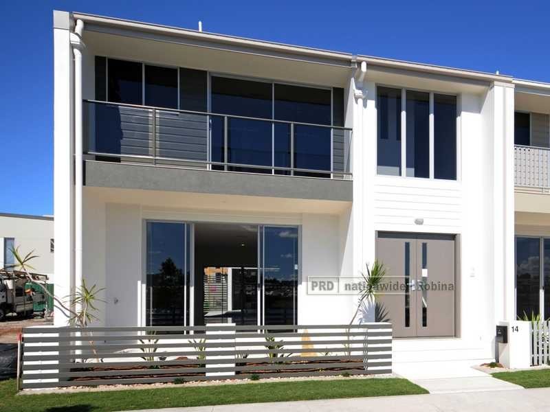 14 South Bay Drive, Varsity Lakes QLD 4227