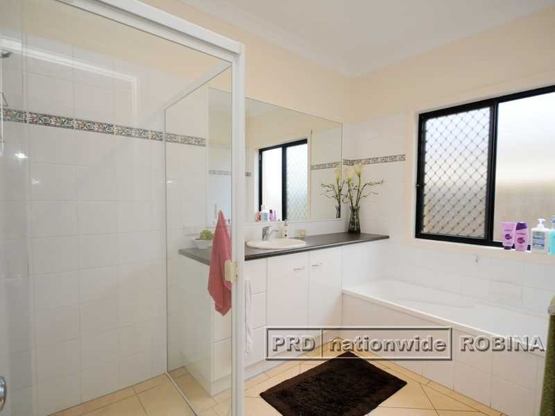 8 Nepean Court, Varsity Lakes QLD 4227