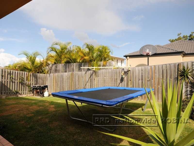8 Nepean Court, Varsity Lakes QLD 4227