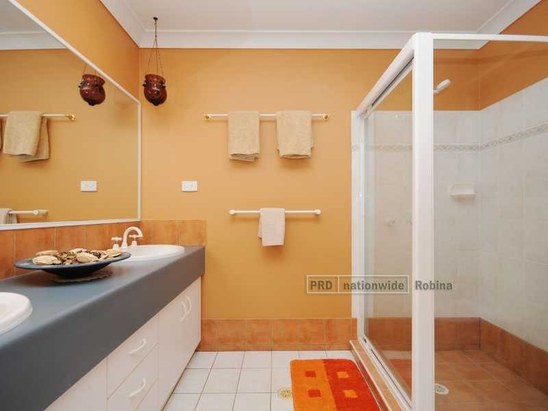 23 Wiltshire Drive, Mudgeeraba QLD 4213