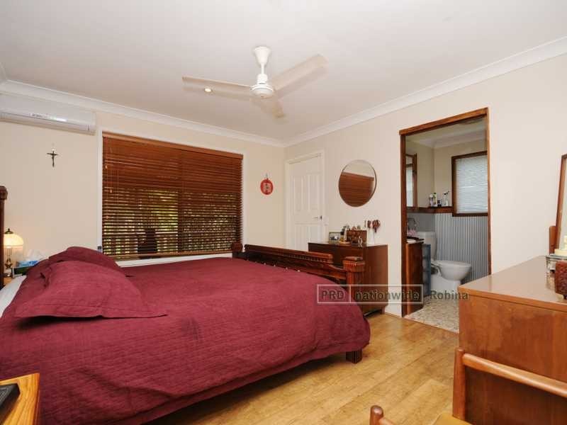96 Bonogin Rd, Bonogin QLD 4213