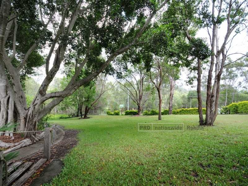 96 Bonogin Rd, Bonogin QLD 4213