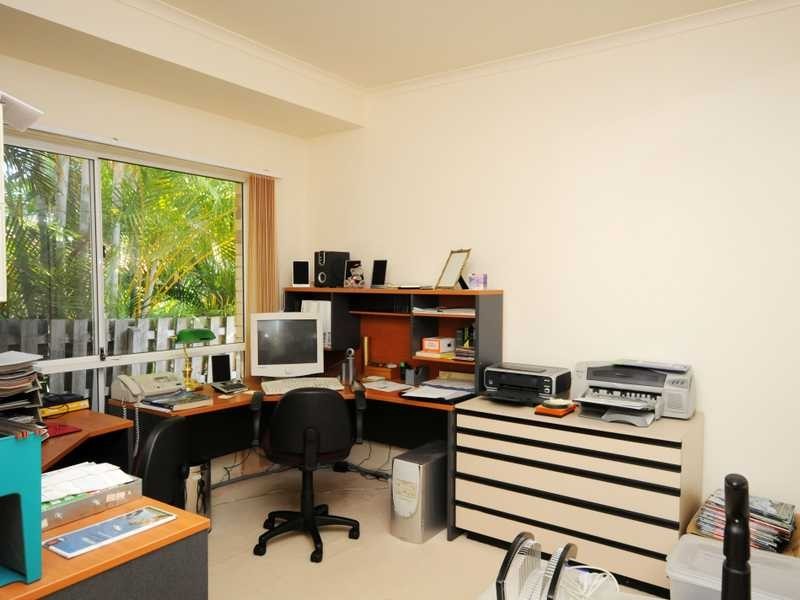11 Kensington Street, Robina QLD 4226