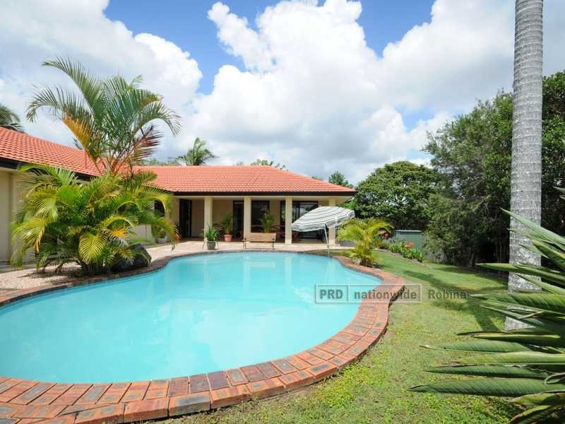 42 Summit Crescent, Carrara QLD 4211