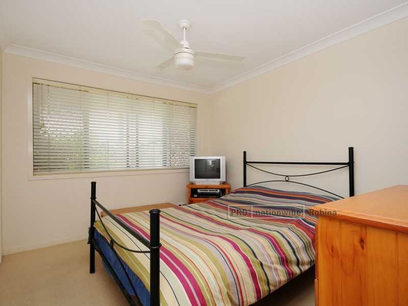 42 Summit Crescent, Carrara QLD 4211