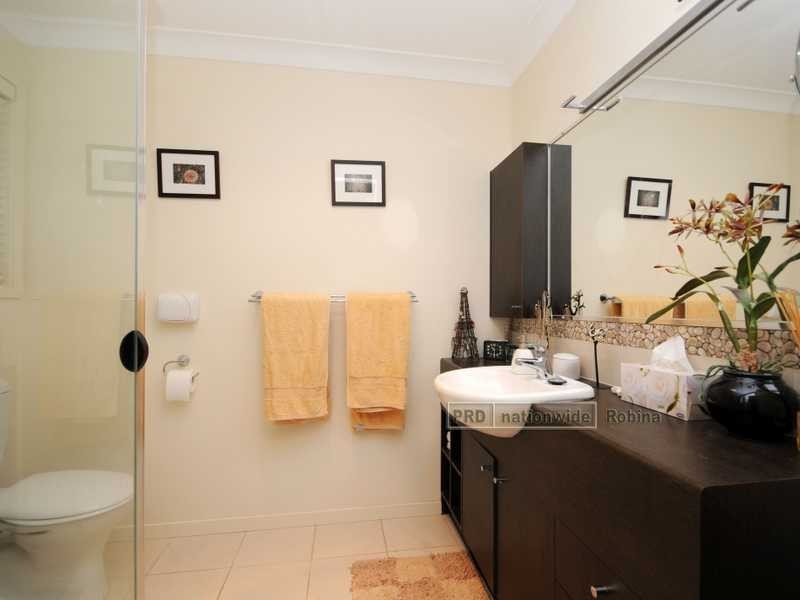 42 Summit Crescent, Carrara QLD 4211