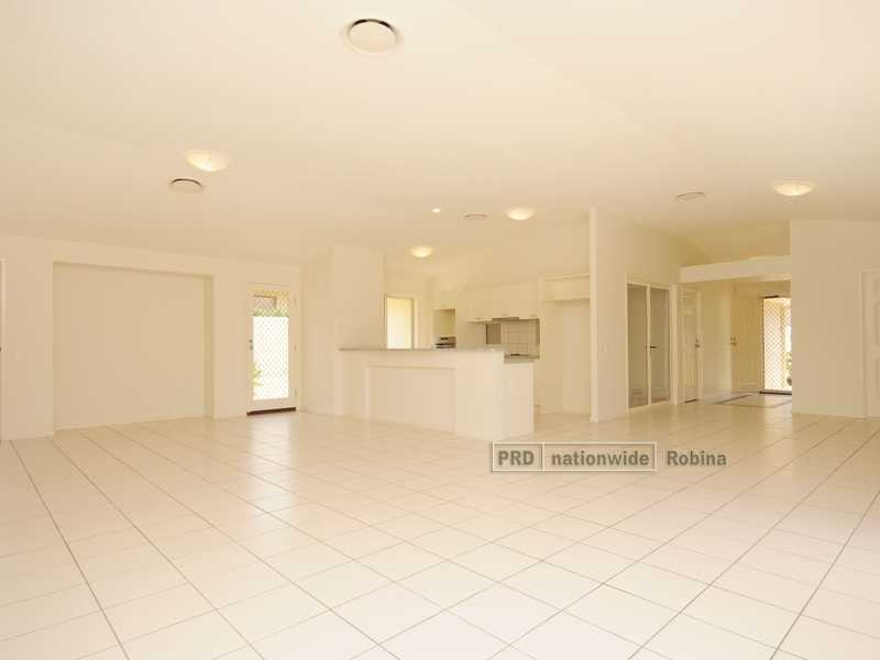 8 Mountain Ash Circuit, Robina QLD 4226