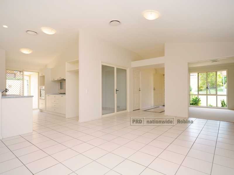 8 Mountain Ash Circuit, Robina QLD 4226