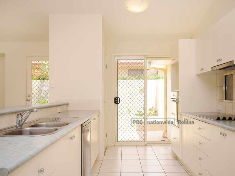 8 Mountain Ash Circuit, Robina QLD 4226