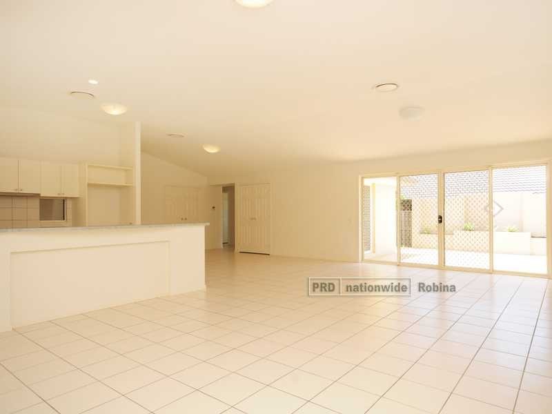 8 Mountain Ash Circuit, Robina QLD 4226